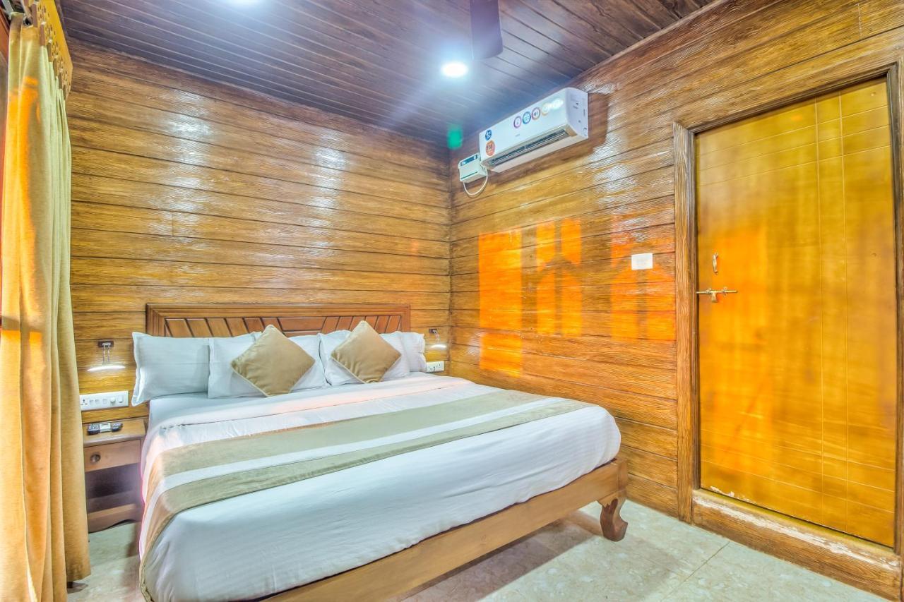 The Village Beach Resort Baga Exterior photo